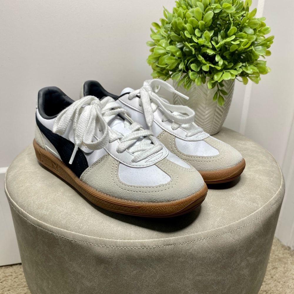 PUMA White/Black Palermo Leather + Suede Sneakers Size 7